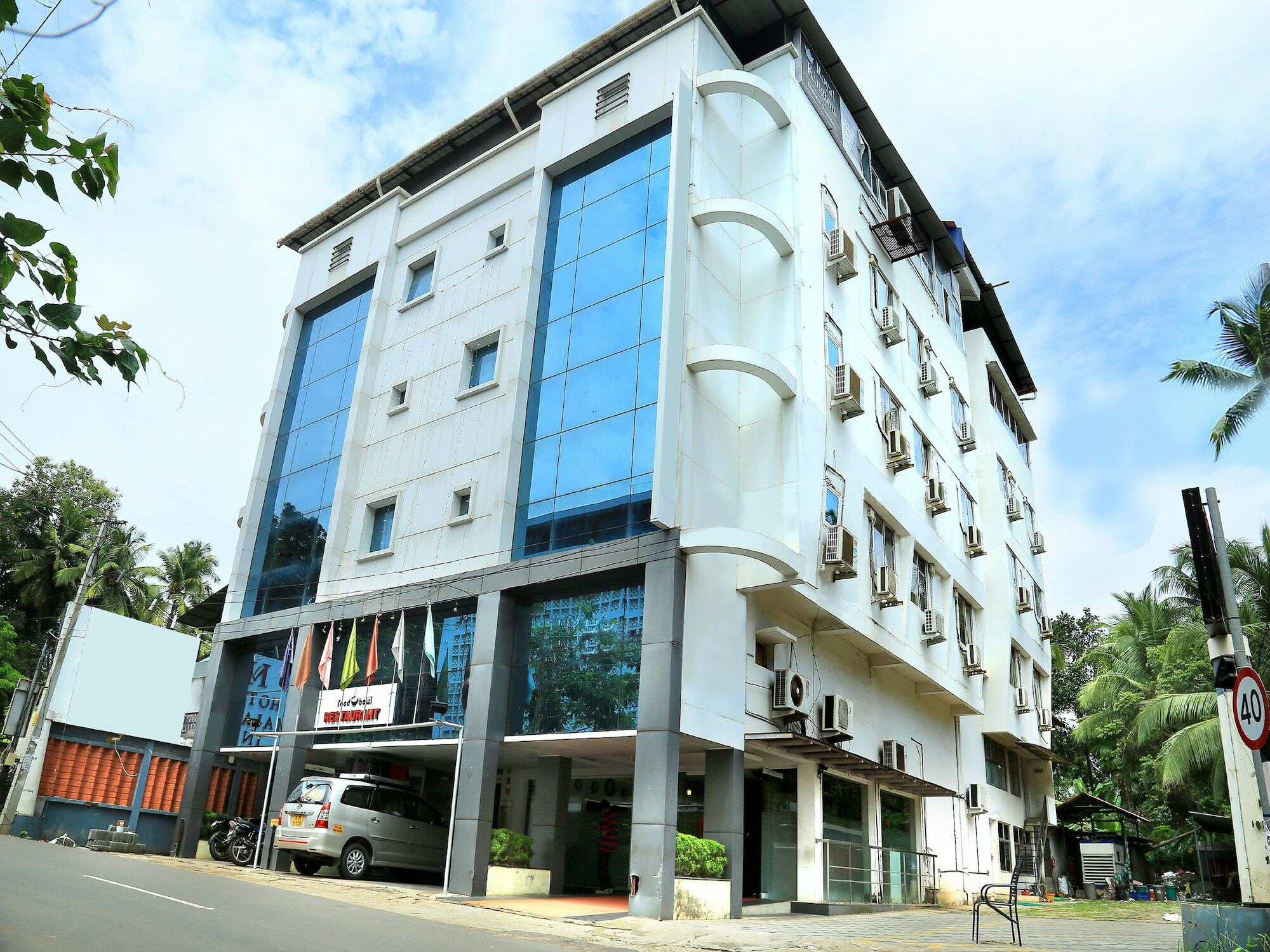 Oyo 1684 Hotel Malabar Inn Kozhikode Exterior foto